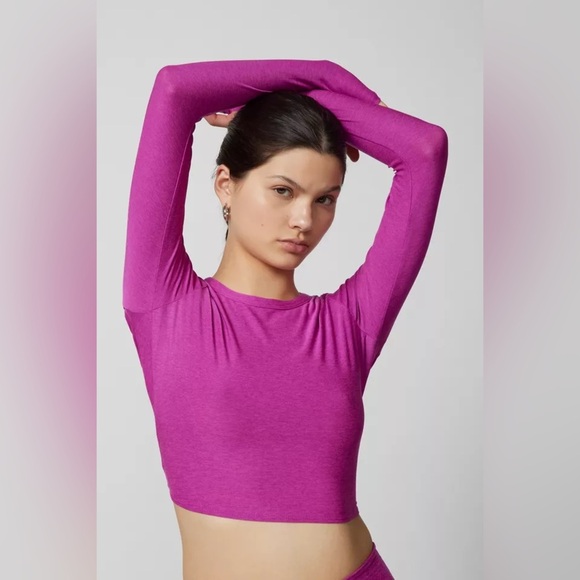 Beyond Yoga Featherweight Sunrise Cropped Pullover - Picture 2 of 3